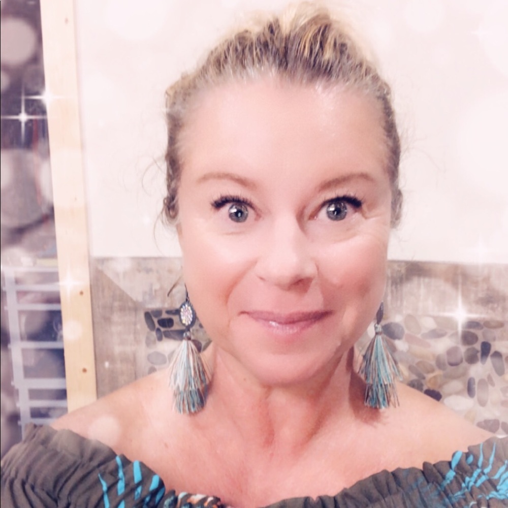 Meet your Posher, Melissa